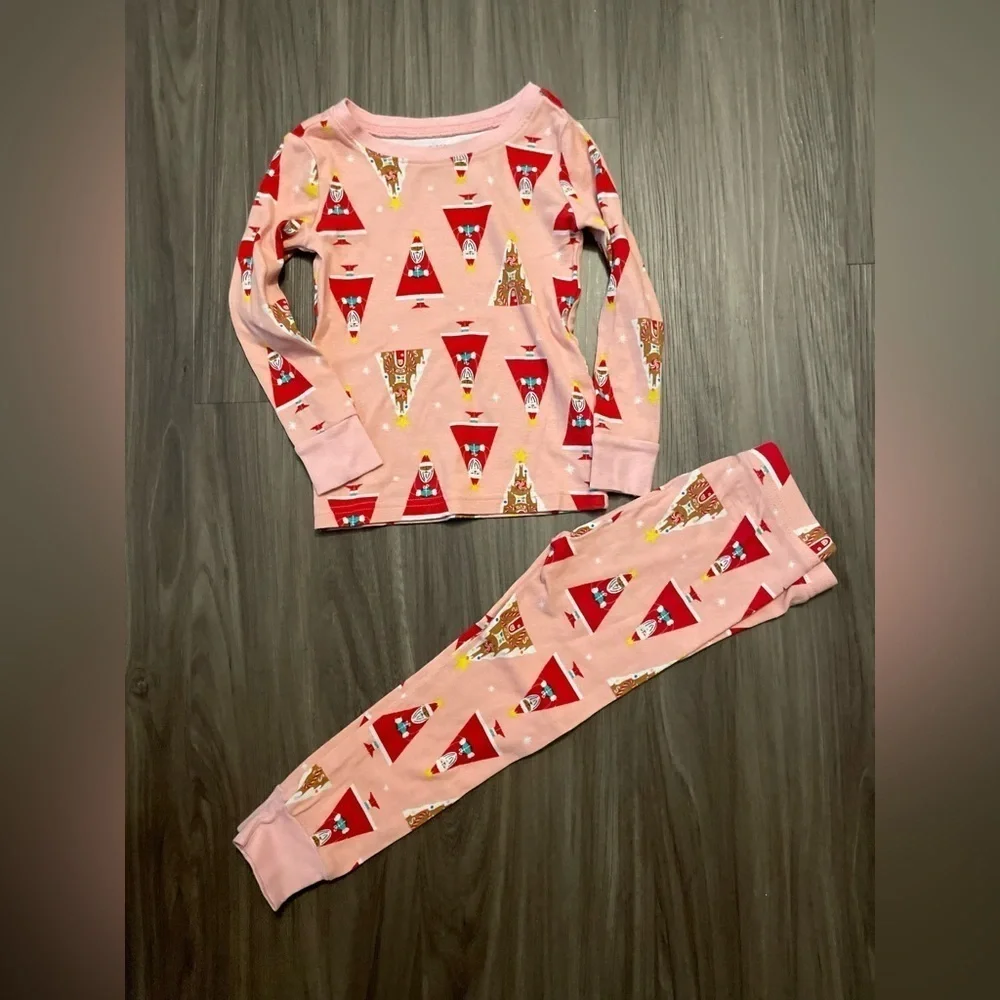 Old Navy Pink Pajama Set with Santa Festive Christmas Tree Pattern size 3T
